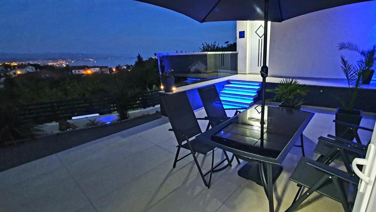Jacuzzi Penthouse Apartment Matulji Buitenkant foto