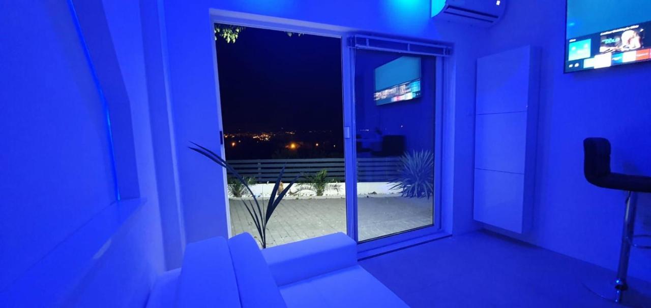 Jacuzzi Penthouse Apartment Matulji Buitenkant foto