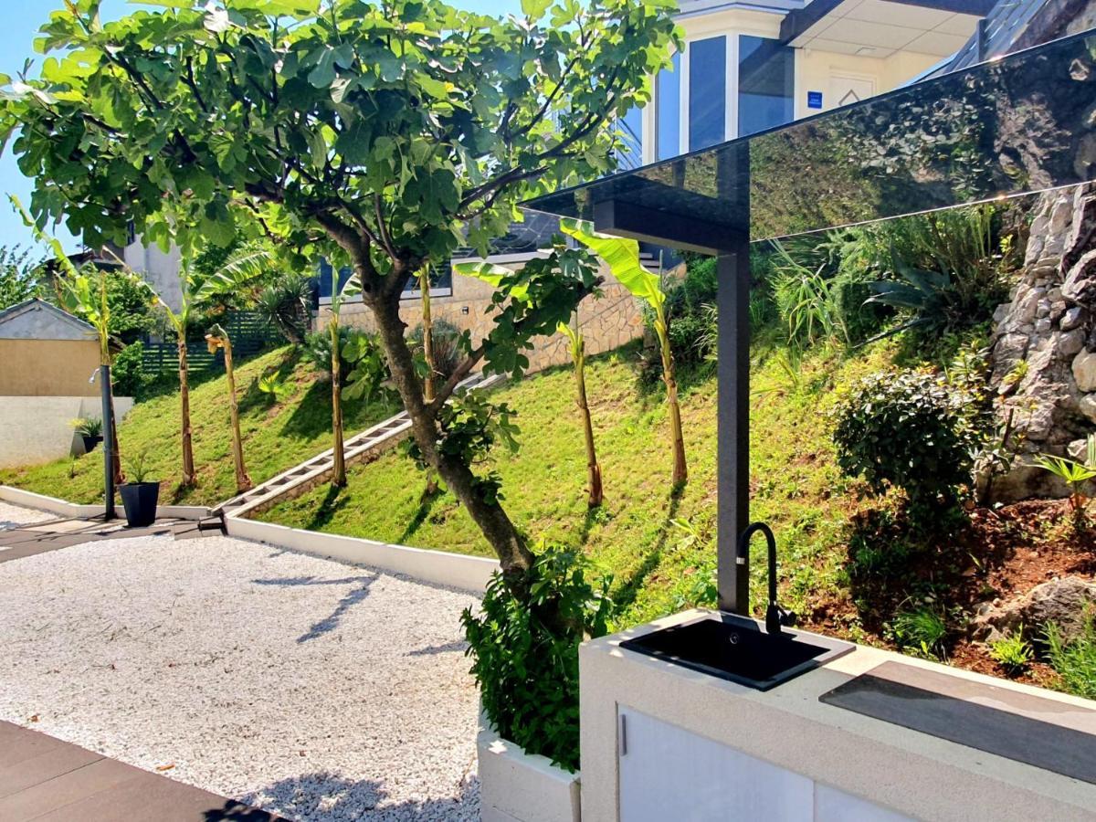 Jacuzzi Penthouse Apartment Matulji Buitenkant foto