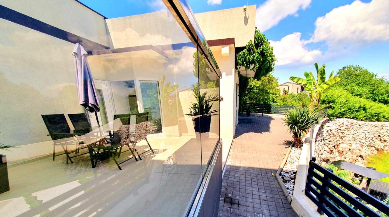 Jacuzzi Penthouse Apartment Matulji Buitenkant foto
