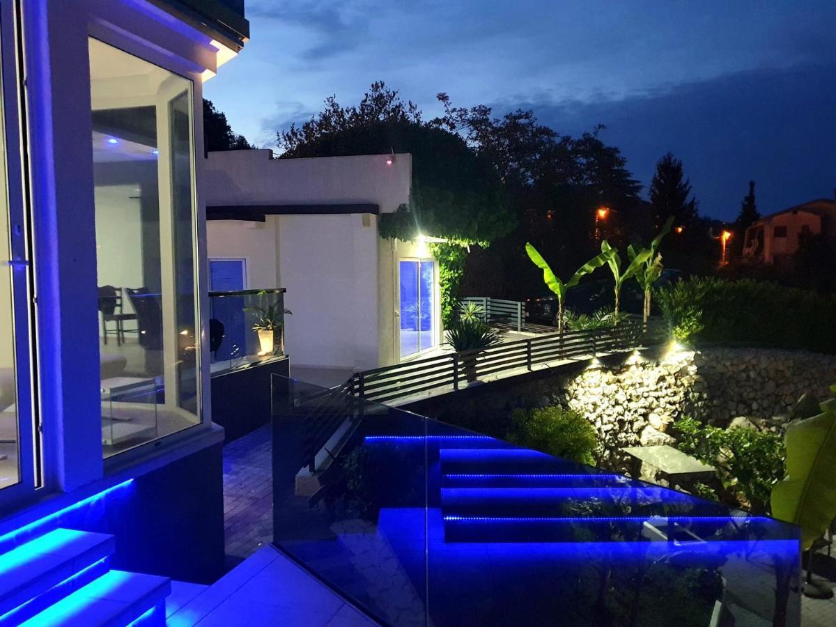 Jacuzzi Penthouse Apartment Matulji Buitenkant foto