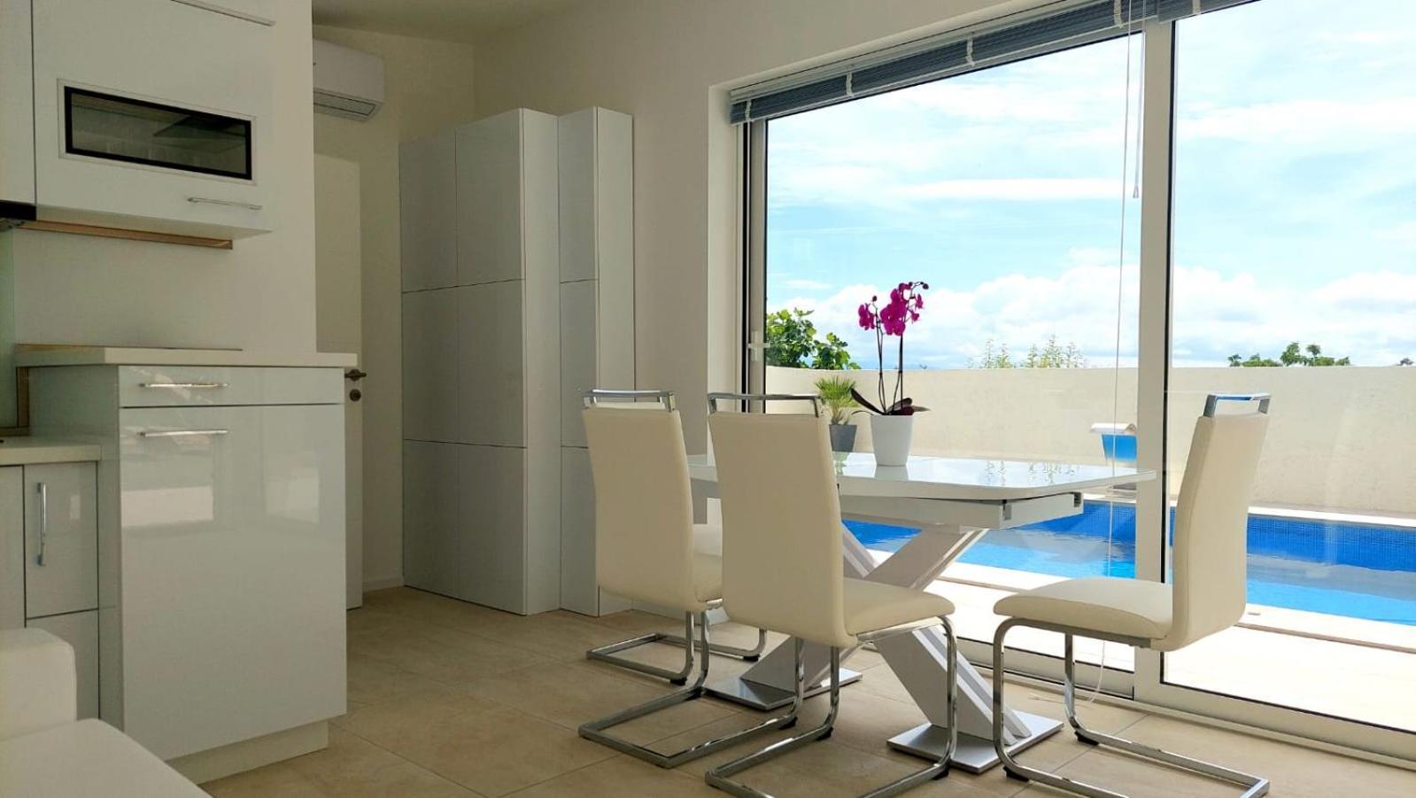 Jacuzzi Penthouse Apartment Matulji Buitenkant foto
