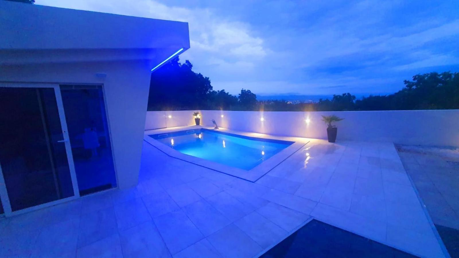 Jacuzzi Penthouse Apartment Matulji Buitenkant foto
