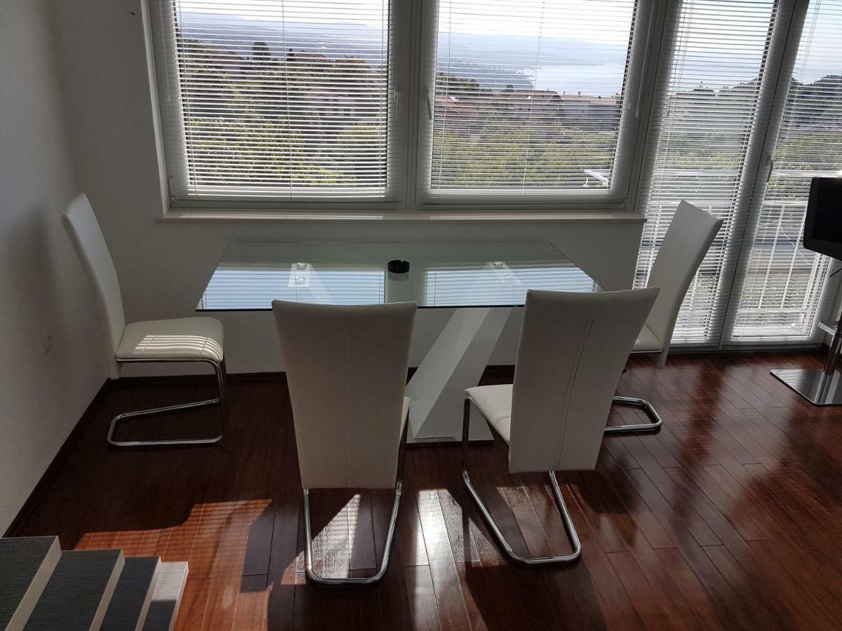 Jacuzzi Penthouse Apartment Matulji Buitenkant foto