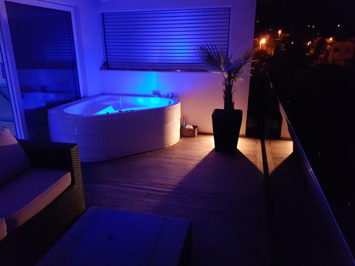 Jacuzzi Penthouse Apartment Matulji Buitenkant foto